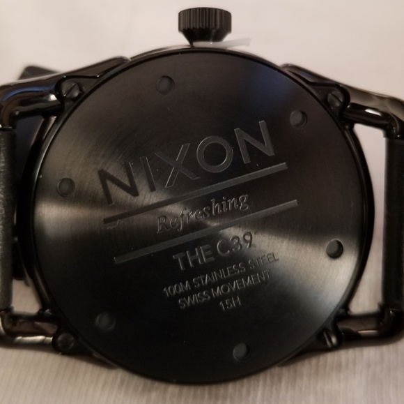 Nixon Watch-New - Picture 2 of 8